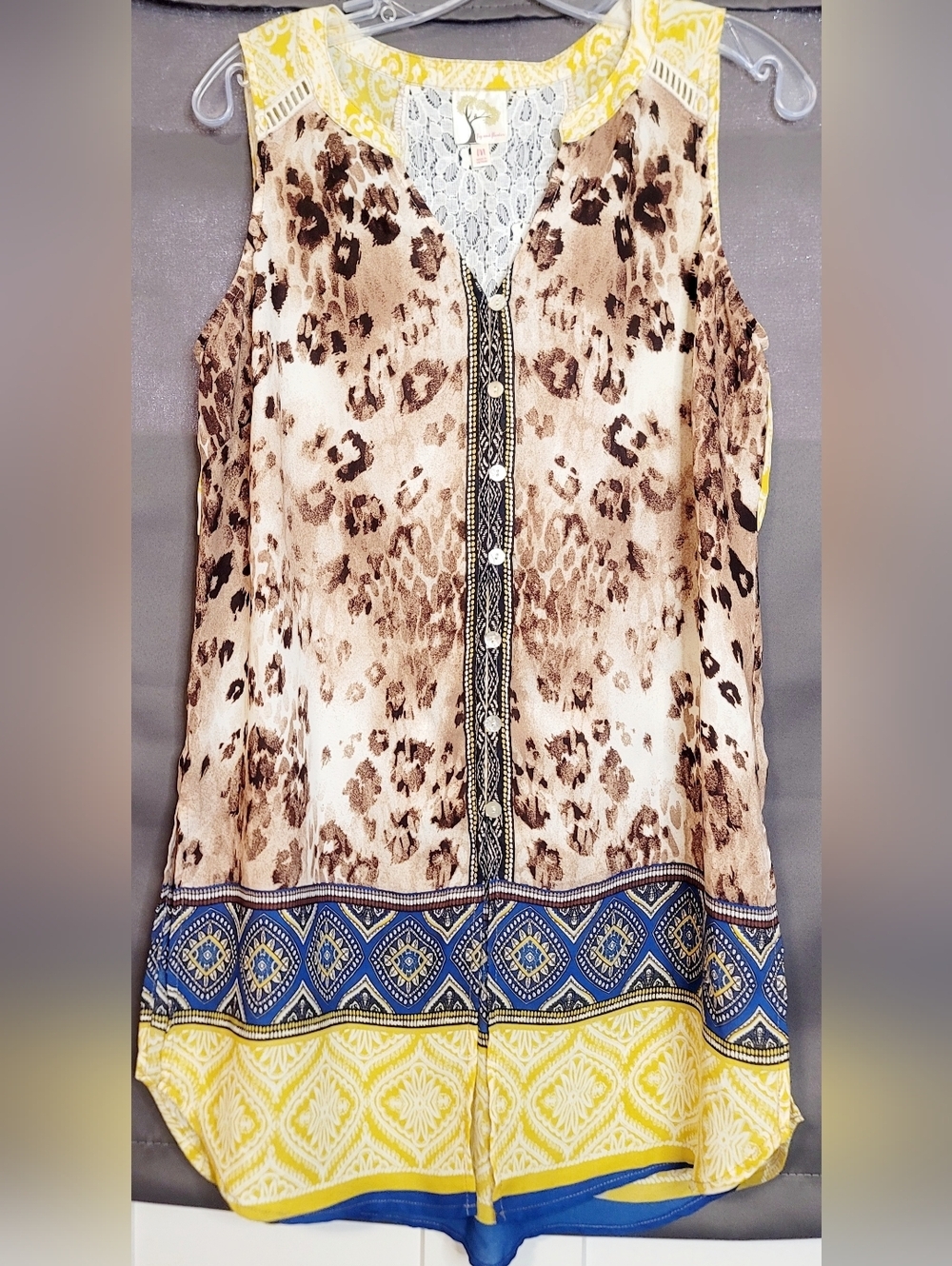 FIG & FLOWER Women Size M Multicolor Sleeveless Button Front Tunic Blouse - Picture 3 of 15